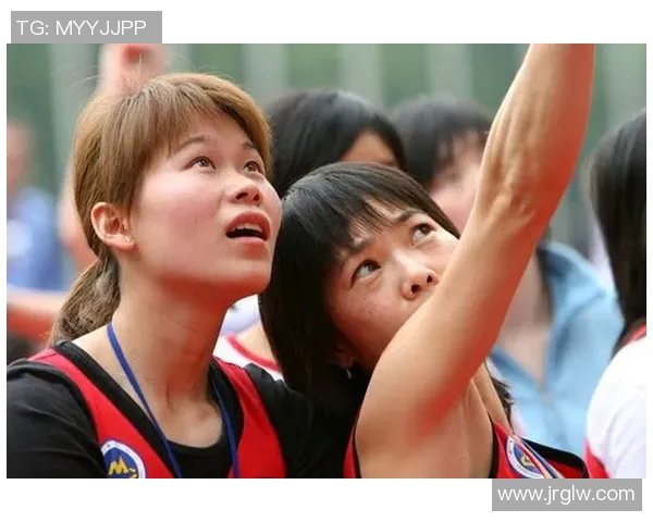 深圳攀岩队边路渗透战术解析与实战应用探讨